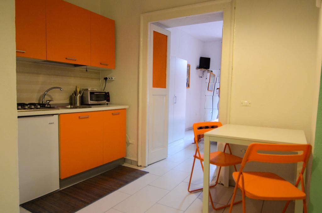 Shine Apartment Νάπολη Δωμάτιο φωτογραφία